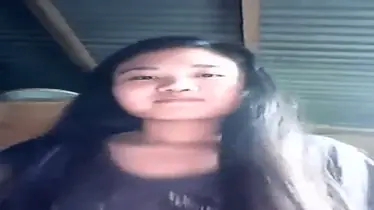 Bokep SMP Doyan Show Dada Di Depan Webcam poster